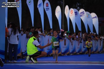 BINH DUONG NEW CITY HALF MARATHON 2024 - Ảnh #1729147