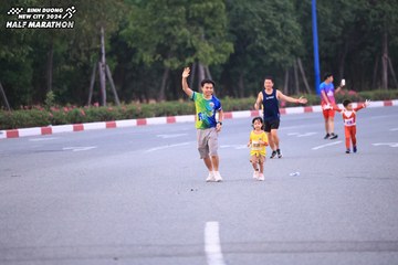 BINH DUONG NEW CITY HALF MARATHON 2024 - Ảnh #1727112