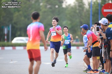 BINH DUONG NEW CITY HALF MARATHON 2024 - Ảnh #1736351