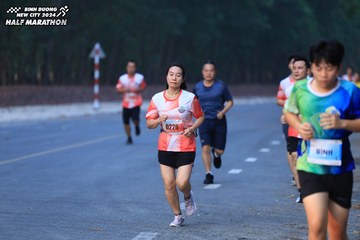 BINH DUONG NEW CITY HALF MARATHON 2024 - Ảnh #1750175