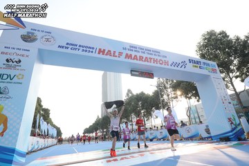 BINH DUONG NEW CITY HALF MARATHON 2024 - Ảnh #1821065