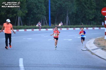 BINH DUONG NEW CITY HALF MARATHON 2024 - Ảnh #1726121