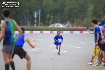 BINH DUONG NEW CITY HALF MARATHON 2024 - Ảnh #1736215