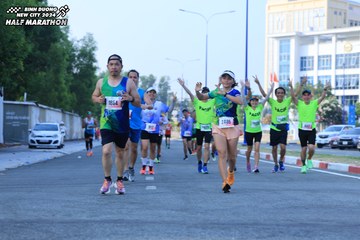 BINH DUONG NEW CITY HALF MARATHON 2024 - Ảnh #1766145