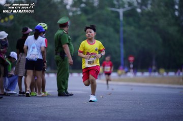 BINH DUONG NEW CITY HALF MARATHON 2024 - Ảnh #1725011