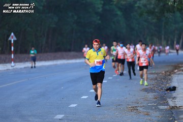 BINH DUONG NEW CITY HALF MARATHON 2024 - Ảnh #1750342