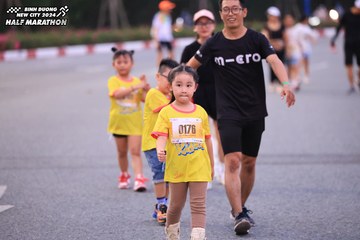 BINH DUONG NEW CITY HALF MARATHON 2024 - Ảnh #1727175