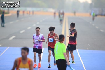 BINH DUONG NEW CITY HALF MARATHON 2024 - Ảnh #1739376