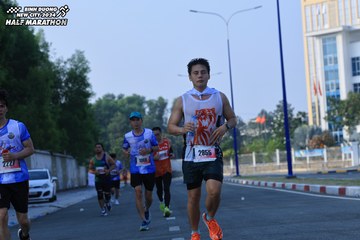 BINH DUONG NEW CITY HALF MARATHON 2024 - Ảnh #1764274