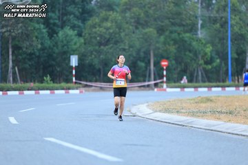 BINH DUONG NEW CITY HALF MARATHON 2024 - Ảnh #1735880