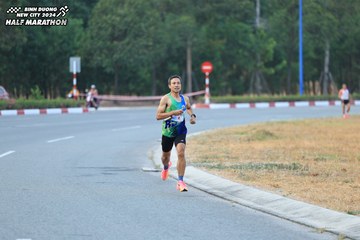 BINH DUONG NEW CITY HALF MARATHON 2024 - Ảnh #1735115