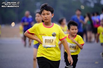 BINH DUONG NEW CITY HALF MARATHON 2024 - Ảnh #1725433