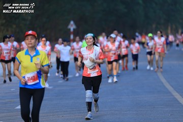 BINH DUONG NEW CITY HALF MARATHON 2024 - Ảnh #1772128