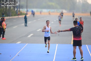 BINH DUONG NEW CITY HALF MARATHON 2024 - Ảnh #1738850