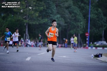 BINH DUONG NEW CITY HALF MARATHON 2024 - Ảnh #1724519