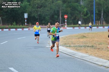 BINH DUONG NEW CITY HALF MARATHON 2024 - Ảnh #1734935