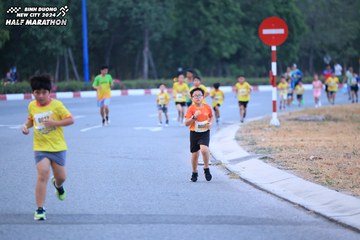 BINH DUONG NEW CITY HALF MARATHON 2024 - Ảnh #1726339