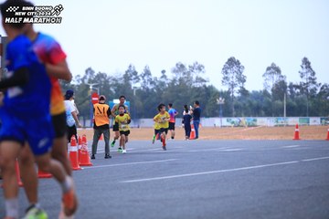 BINH DUONG NEW CITY HALF MARATHON 2024 - Ảnh #1727990