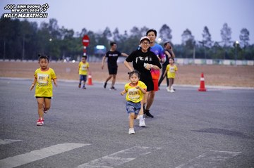 BINH DUONG NEW CITY HALF MARATHON 2024 - Ảnh #1725900