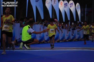 BINH DUONG NEW CITY HALF MARATHON 2024 - Ảnh #1729130