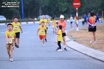BINH DUONG NEW CITY HALF MARATHON 2024 - Ảnh #1726585