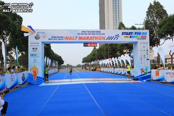 BINH DUONG NEW CITY HALF MARATHON 2024 - Ảnh #1736069