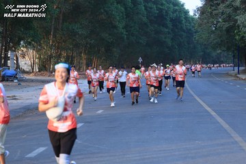 BINH DUONG NEW CITY HALF MARATHON 2024 - Ảnh #1772139