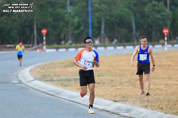 BINH DUONG NEW CITY HALF MARATHON 2024 - Ảnh #1735320