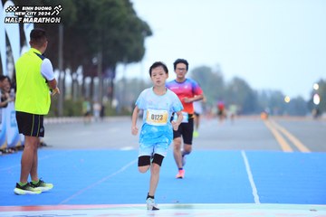BINH DUONG NEW CITY HALF MARATHON 2024 - Ảnh #1727469