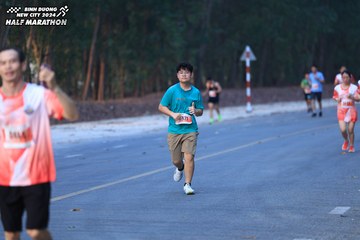 BINH DUONG NEW CITY HALF MARATHON 2024 - Ảnh #1750510