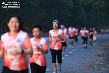 BINH DUONG NEW CITY HALF MARATHON 2024 - Ảnh #1750056