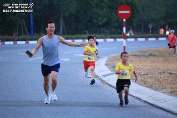 BINH DUONG NEW CITY HALF MARATHON 2024 - Ảnh #1726112