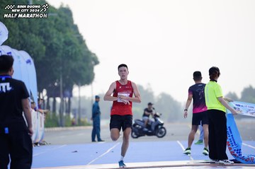 BINH DUONG NEW CITY HALF MARATHON 2024 - Ảnh #1770973