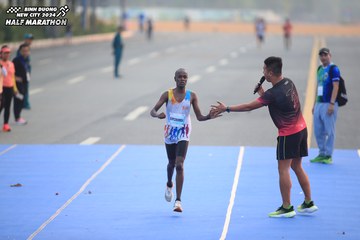 BINH DUONG NEW CITY HALF MARATHON 2024 - Ảnh #1738826
