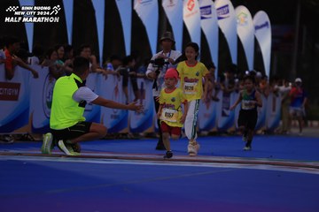BINH DUONG NEW CITY HALF MARATHON 2024 - Ảnh #1729197