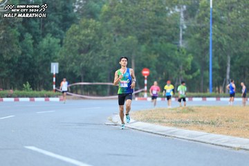 BINH DUONG NEW CITY HALF MARATHON 2024 - Ảnh #1735717