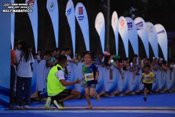 BINH DUONG NEW CITY HALF MARATHON 2024 - Ảnh #1729149