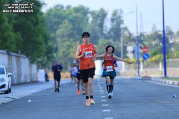 BINH DUONG NEW CITY HALF MARATHON 2024 - Ảnh #1763580
