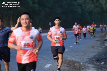 BINH DUONG NEW CITY HALF MARATHON 2024 - Ảnh #1750189