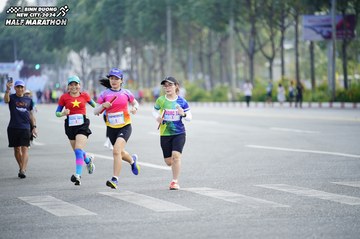 BINH DUONG NEW CITY HALF MARATHON 2024 - Ảnh #1729843