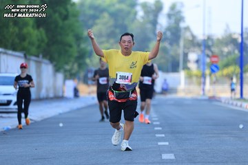 BINH DUONG NEW CITY HALF MARATHON 2024 - Ảnh #1765188