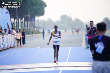 BINH DUONG NEW CITY HALF MARATHON 2024 - Ảnh #1772637
