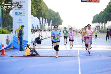 BINH DUONG NEW CITY HALF MARATHON 2024 - Ảnh #1761220