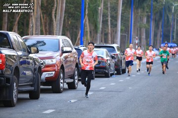 BINH DUONG NEW CITY HALF MARATHON 2024 - Ảnh #1756387