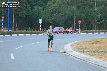 BINH DUONG NEW CITY HALF MARATHON 2024 - Ảnh #1735108