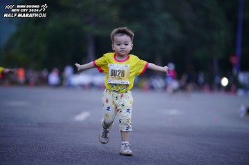 BINH DUONG NEW CITY HALF MARATHON 2024 - Ảnh #1724873