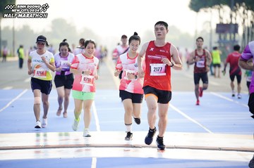 BINH DUONG NEW CITY HALF MARATHON 2024 - Ảnh #1762533