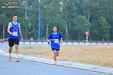 BINH DUONG NEW CITY HALF MARATHON 2024 - Ảnh #1736056