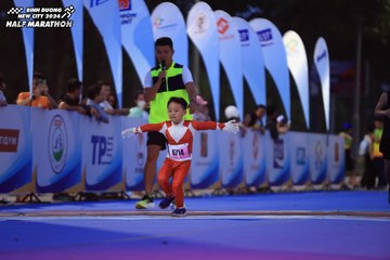BINH DUONG NEW CITY HALF MARATHON 2024 - Ảnh #1729298