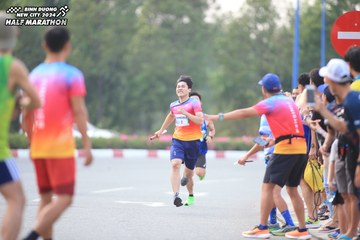 BINH DUONG NEW CITY HALF MARATHON 2024 - Ảnh #1736346